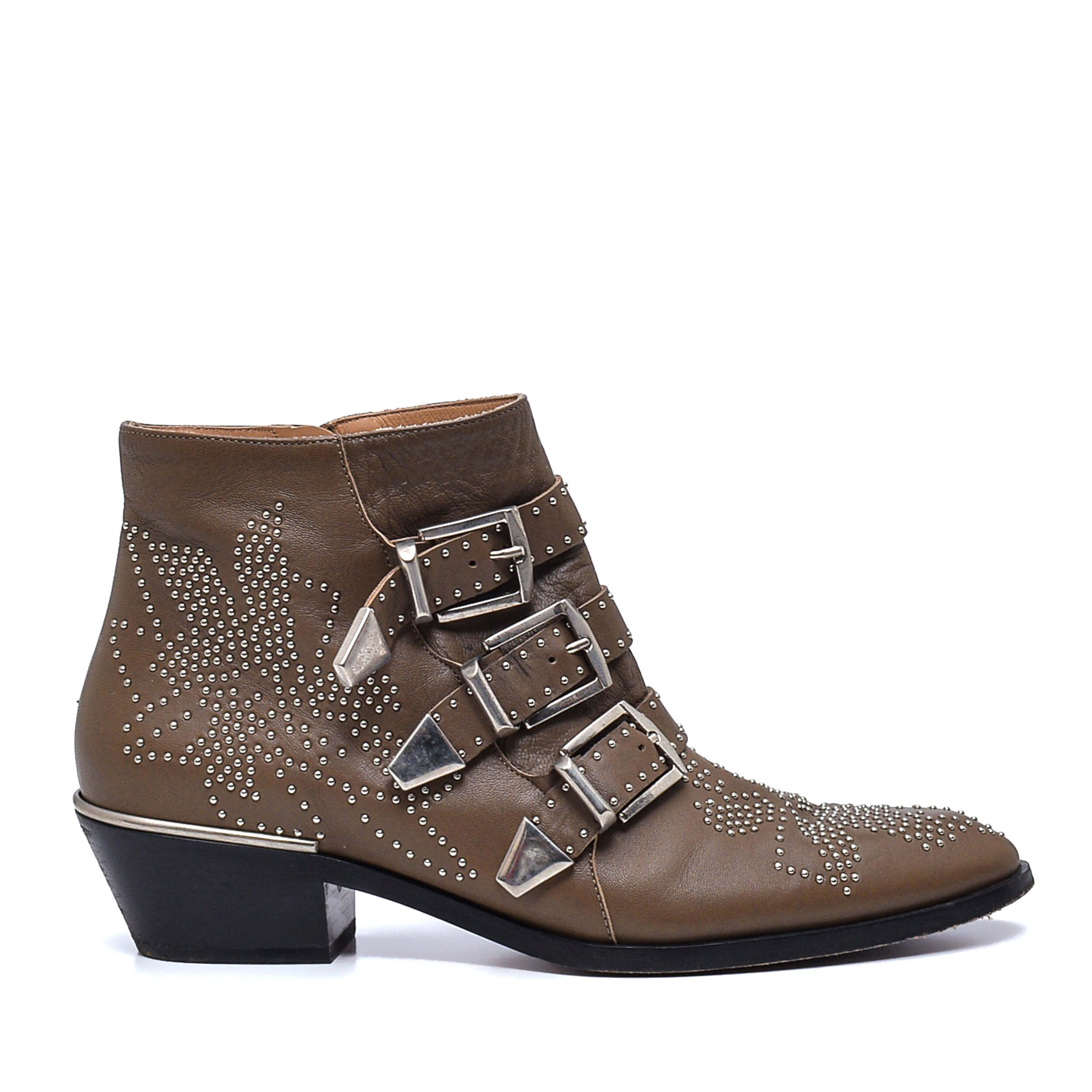 Chloe-Grey Smooth Nappa Leather Strapped & Studded Susanna